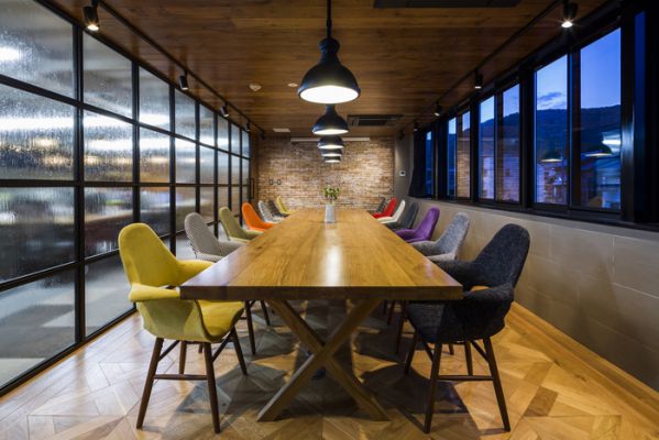 驚喜搭配下的開放式辦公室設(shè)計