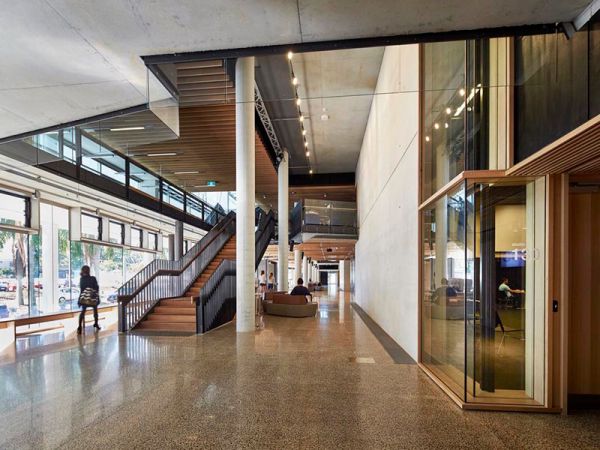 創(chuàng)意園區(qū)的新辦公室設(shè)計