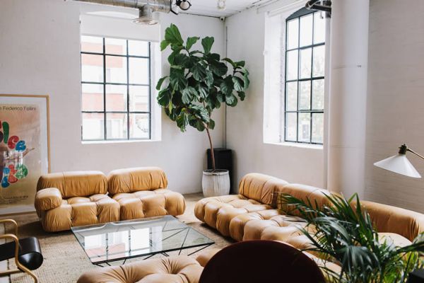 兼具辦公娛樂的聯(lián)合辦公室設計