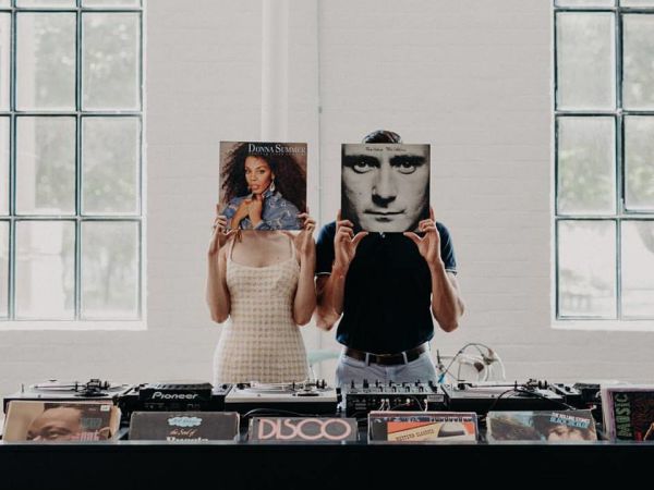 兼具辦公娛樂的聯(lián)合辦公室設計