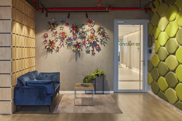 辦公室裝修格局和使用材料價格的不同