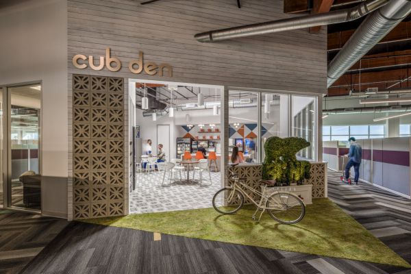 辦公室設(shè)計空間配色不能超過三種